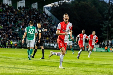 Slavia ovládla vršovické derby a osamostatnila se v čele Chance Ligy